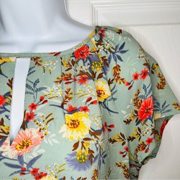 Fun2Fun Floral Flutter Sleeve Cutout Back Blouse Muted Green Multicolor M - Picture 4 of 11